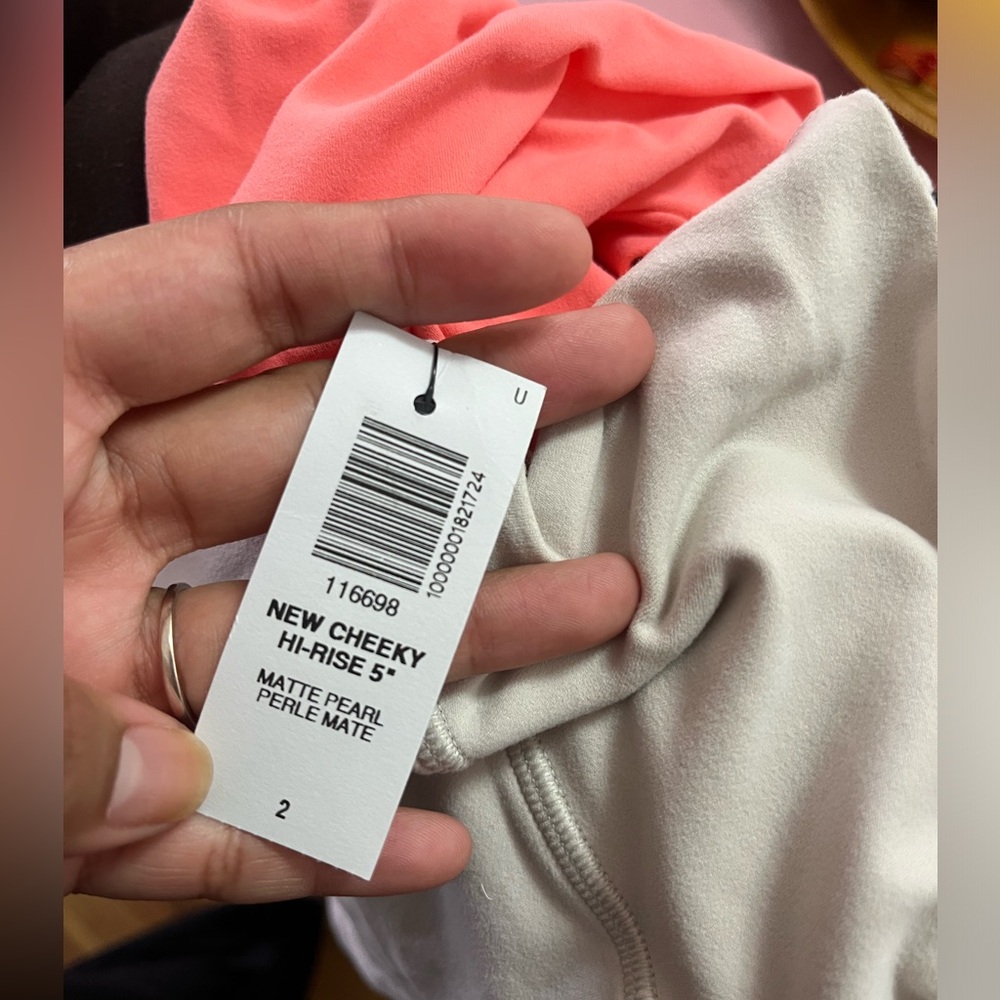 Aritzia shorts(SOLd🛑🛑) - Picture 4 of 6